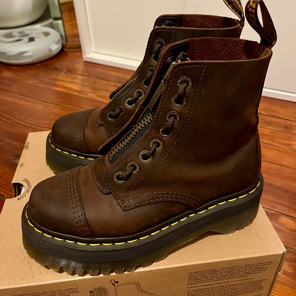Dr. Martens Sinclair in Crazy horse US6 - Picture 3 of 5